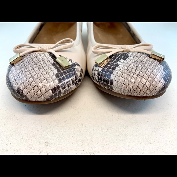 ⚡️SOLD Vionic Snake Cap Toe Bow Minna Ballet Flats - Picture 3 of 11